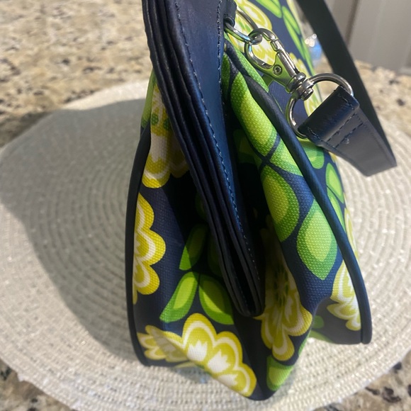 Petunia Pickle Bottom Diaper Pad Purse - Picture 11 of 12